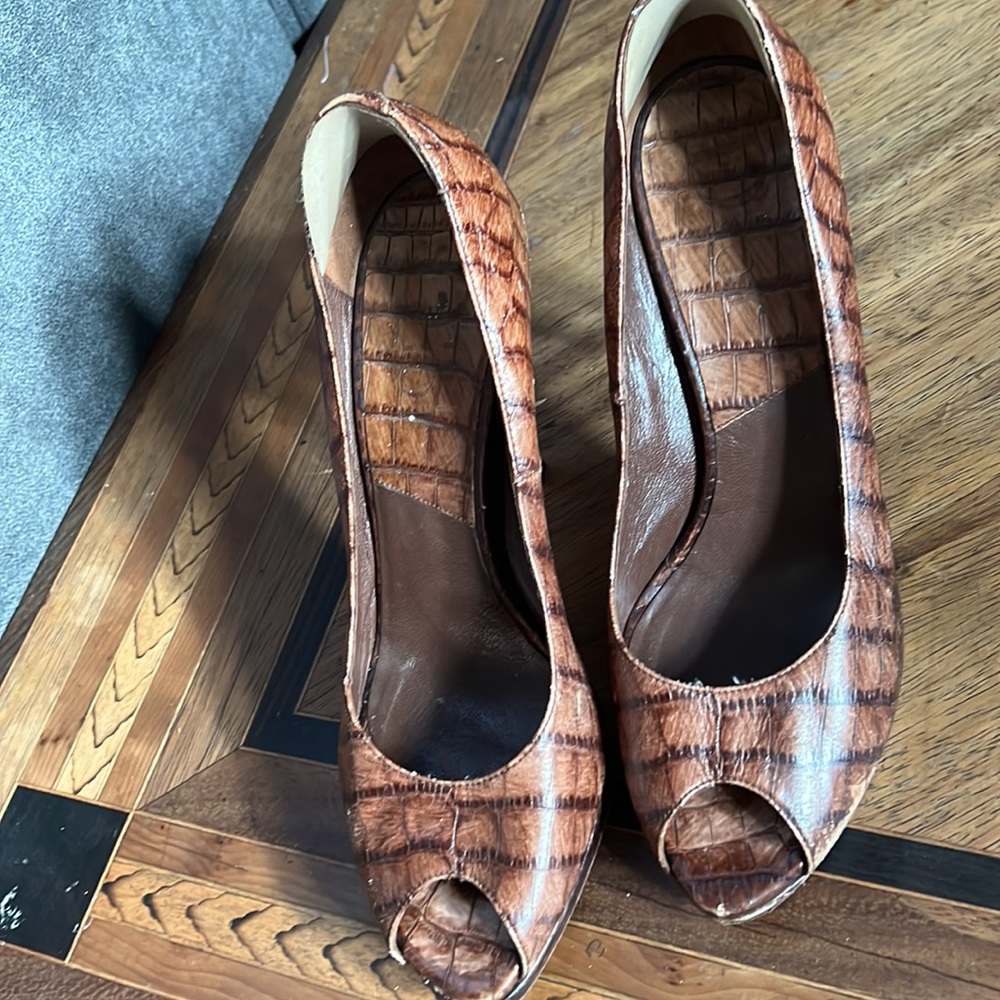 Christian Dior crocodile print heels - Picture 2 of 3